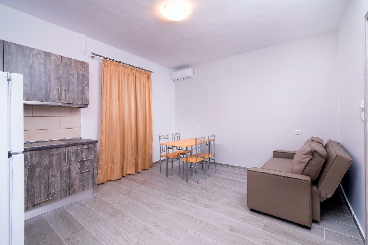 לימנריה Kentrikon Rooms III & Mint House מראה חיצוני תמונה